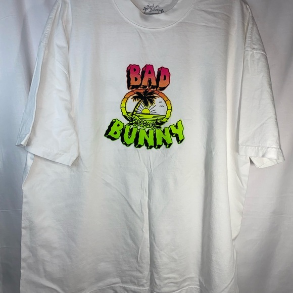 Bad Bunny Tour Shirt 2022 - Picture 1 of 3